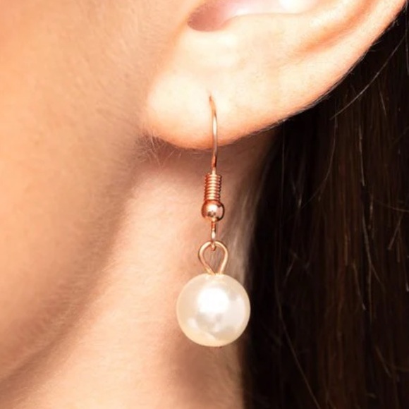 ⚪️🤍⚪️ “BALLROOM BALANCE” COPPER NECKLACE WITH FREE EARRINGS ~ PAPARAZZI❗️ - Picture 4 of 6